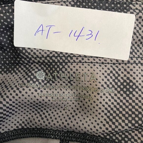 Athleta Ultimate Stash Pocket Printed Capri Leggings Women's Small - Picture 2 of 11
